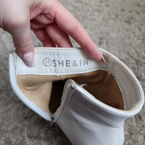 Shein 70s White Heeled Boots - Picture 4 of 7